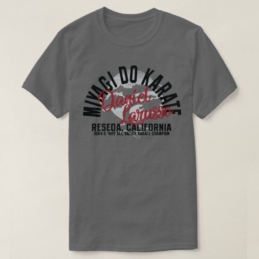Daniel Larusso 198485シャンパン Tシャツ (デザイン正面)