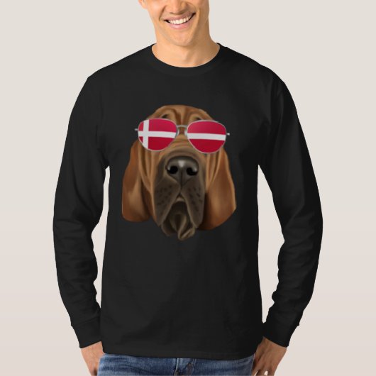 Danish Flag Bloodhound Dog Denmark Pocket Tシャツ (正面)