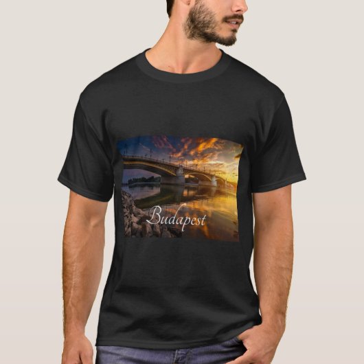 Danube River Bridge in Budapest Hungary  Tシャツ (正面)
