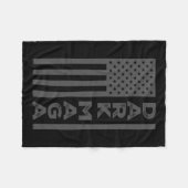 Dark 2024私はDarkではない フリースブランケット (正面(横))