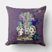 Dark Alice Caterpillar Rustic Deep Purple クッション (正面)