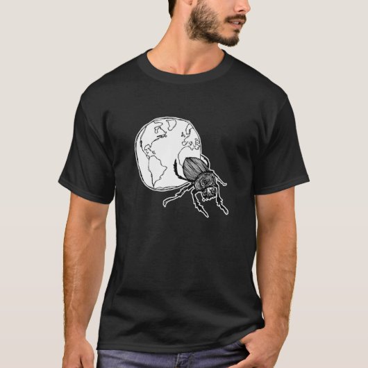 Dark and Gritty Sisyphus Dung Beetle Rolling Earth Tシャツ (正面)