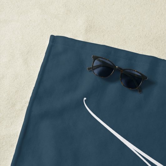 Dark Blue Newlyweds Mr Name Personalized Honeymoon ビーチタオル (インサイチュ)