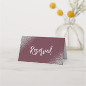 Dark Burgundy Silver Glitter Reserved Wedding プレイスカード (正面)
