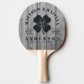 Dark Clean Gray Wood Irish Clover Wedding Crest 卓球ラケット (裏面)