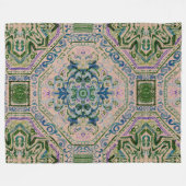 Dark Earth Damask-y Quatrefoil フリースブランケット (正面(横))