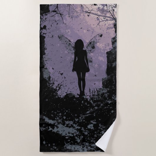 Dark Fairy Silhouette in Mystic Forest Illustratio ビーチタオル (正面)