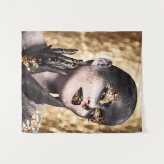 Dark Golden Beauty Body Paint Glamorous Art タペストリー