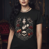 Dark Gothic Queen With Skull and Candles Tシャツ