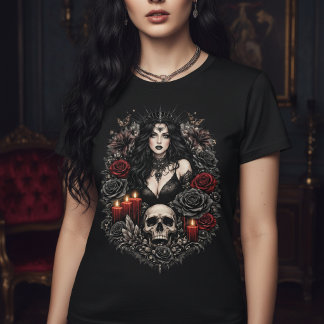 Dark Gothic Queen With Skull and Candles Tシャツ