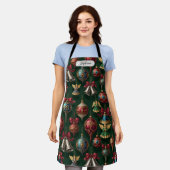 Dark Green Classic Ornament Pattern Personalized エプロン (着用した状態)