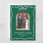 Dark Green Modern Minimalist Married & Merry Photo シーズンカード (正面)