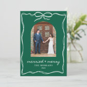 Dark Green Modern Minimalist Married & Merry Photo シーズンカード (スタンド正面)