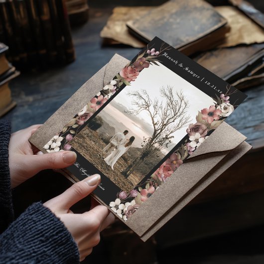 Dark Moodyフローラ秋の写真Save the Date 招待状