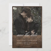 Dark MoodyヴィンテージブラウンDamask写真結婚の セーブザデート (正面)