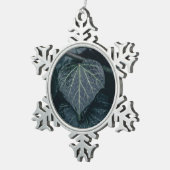 Dark Moody Ivy自然写真 スノーフレークピューターオーナメント (右)