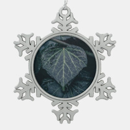 Dark Moody Ivy自然写真 スノーフレークピューターオーナメント