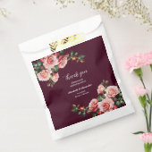 Dark moody pink and red roses burgundy  wedding フェイバーバッグ (封をした状態)