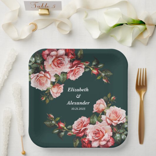 Dark moody pink and red roses green wedding ペーパープレート (ウェディング)
