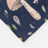 Dark Navy Fungi | Minimalist Office Cozy Gift フリースブランケット (角)