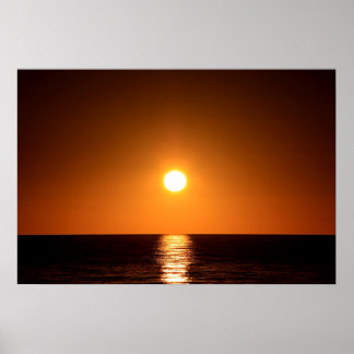 Dark Orange Sunset with Ocean Reflection ポスター
