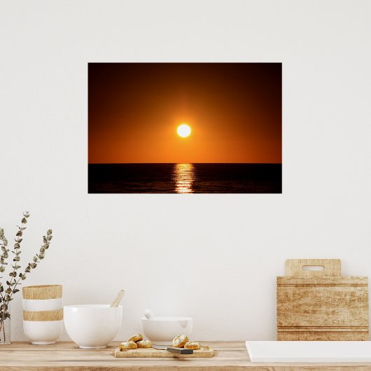 Dark Orange Sunset with Ocean Reflection ポスター (キッチン)