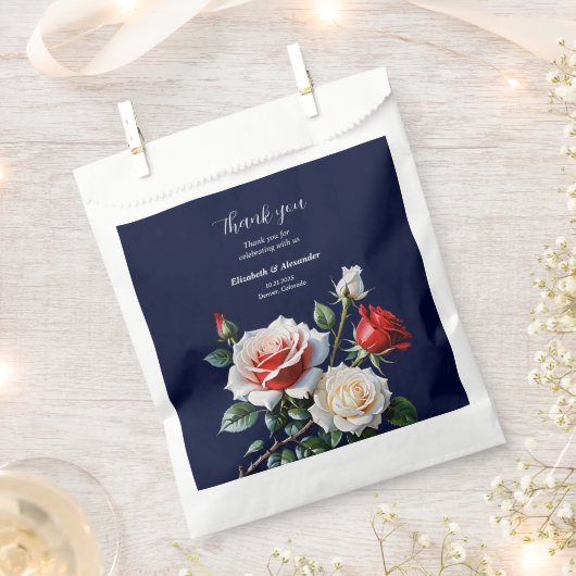 Dark Pretty pink white red roses floral wedding フェイバーバッグ (クリップ留めされた状態)