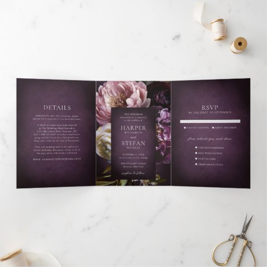 Dark Purple Fine Art Floral Elegant Wedding 三つ折り招待状 (内部)