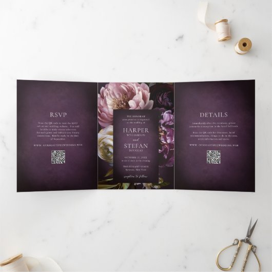 Dark Purple Fine Art Floral Elegant Wedding 三つ折り招待状 (内部)