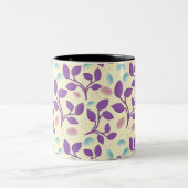 Dark Purple Floral Pattern | Aesthetic Seamless  ツートーンマグカップ (中央)
