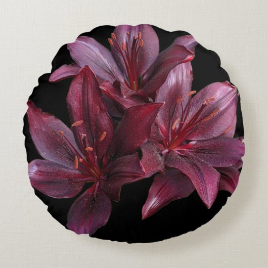 Dark Red Asiatic Lilies on Black Floral ラウンドクッション (正面)