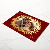 Dark red christmas pine wreath flat photo Gold 箔シーズンカード (回転した状態)