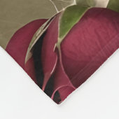 Dark Red Roses With Faded Green Leaves フリースブランケット (角)