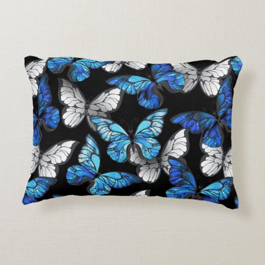 Dark Seamless Pattern with Blue Butterflies Morpho アクセントクッション (裏面)