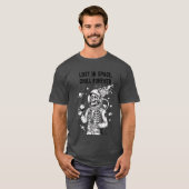 Dark Skeleton Astronaut in Space Drinking Tシャツ (正面フル)