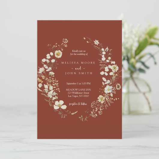 Dark Terracotta Rustic Boho Wildflower Wedding 招待状 (スタンド正面)