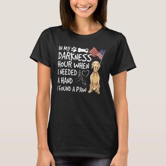 Darkest Hour When Needed A Hand I Found A Paw Fun  Tシャツ (正面)