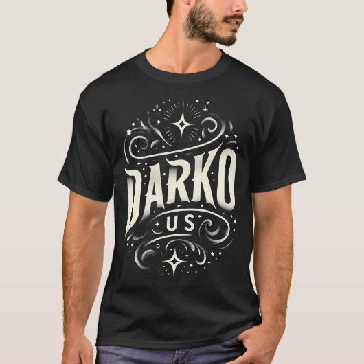 Darko Usは美しく魅力的なデザインです Tシャツ (正面)