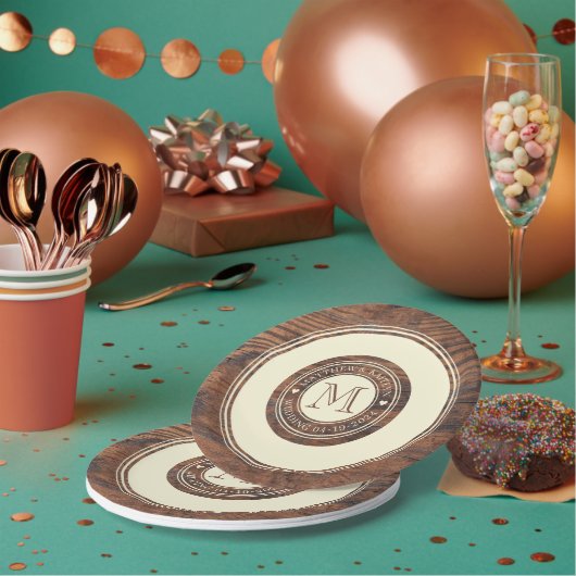 DarkWalnut素朴 Circleの結婚ハートモノグラム ペーパープレート (複数)