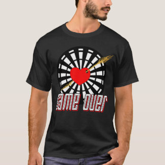 Dartscheibe mit Pfeil im Herz Game over Tシャツ