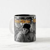 Daryl Darko -墓地の人 ツートーンマグカップ (正面左)