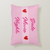 Dateムービーナイトタイポグラフィガーリーピンク アクセントクッション (正面(垂直))
