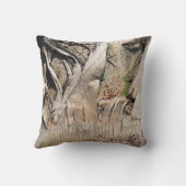 Date Palm Tree Trunkテクスチャのクローズアップ写真イメージ クッション (裏面)