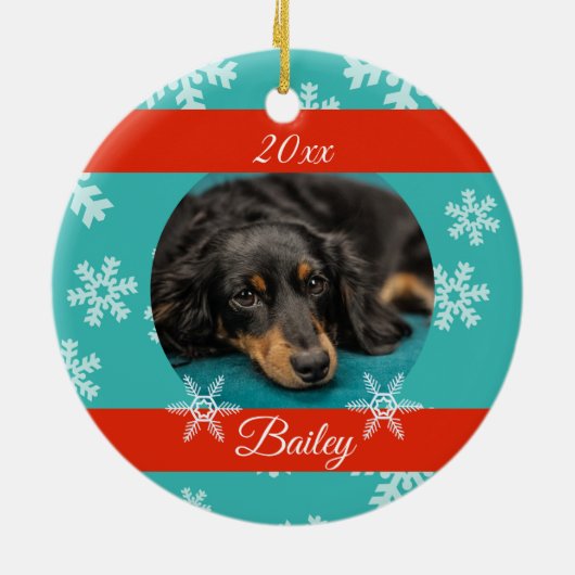datedクリスマスのペット写真 青いホリデースノーフレーク セラミックオーナメント (裏面)