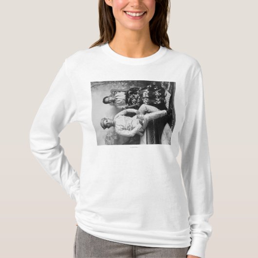 Dato MandiおよびフィリピンPhotograpの妻 Tシャツ (正面)