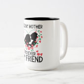 Daughter Kissing Mom – First My Mother ツートーンマグカップ (正面右)
