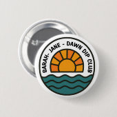 Dawn Dip Club – Sunrise Wild Swimmer Design 缶バッジ (正面&裏面)