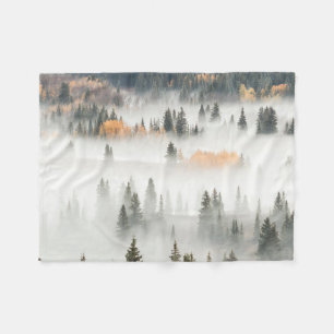 Dawn Ground Fog Covers Mountain Forest フリースブランケット