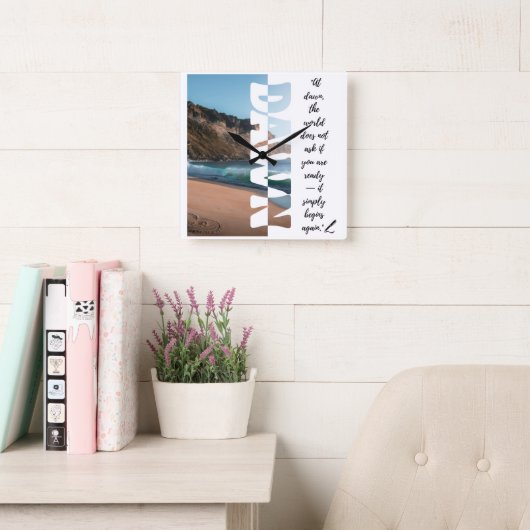 Dawn — Simply Begin Again スクエア壁時計 (読書スペース)