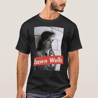 DAWN WELLS Essential T-Shirt Tシャツ